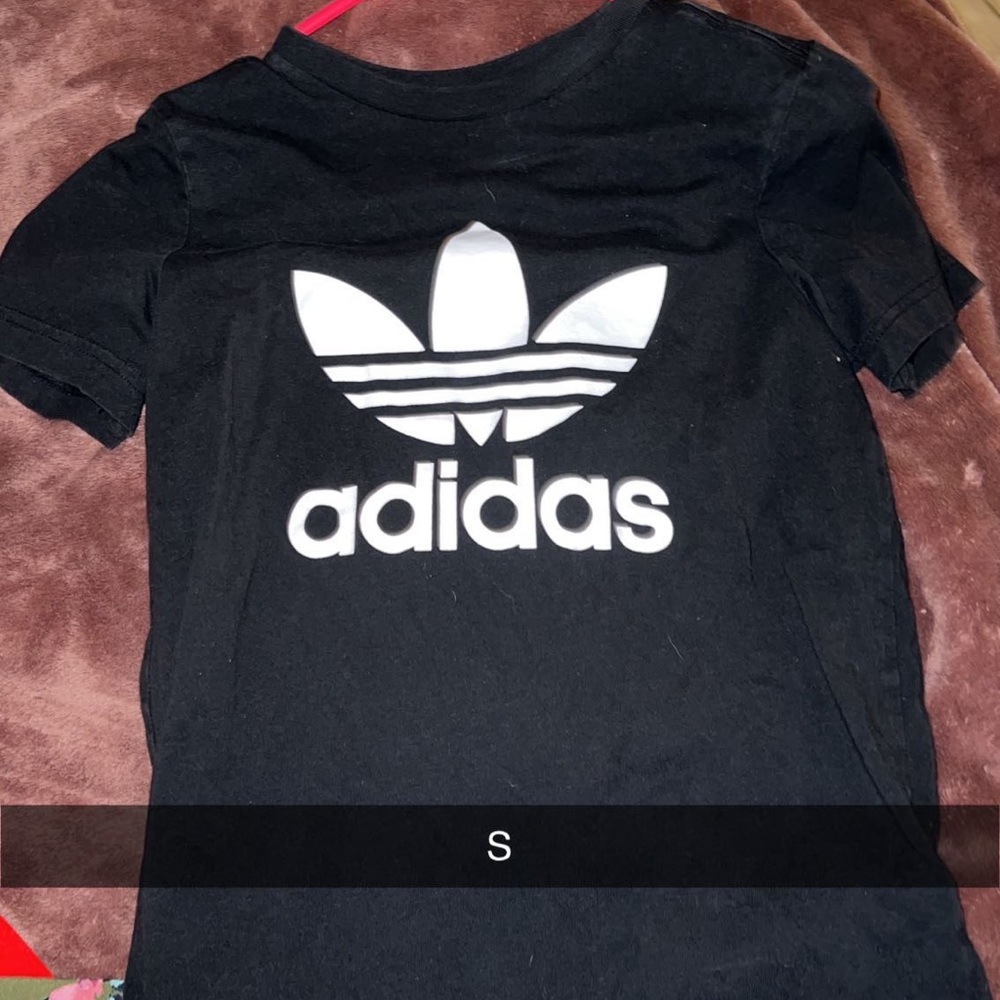 Adidas shirt size small, (picture imported from my Snapchat account)